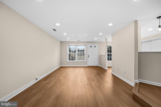 8810 RUSTBURG CIR, Gaithersburg, MD 20886