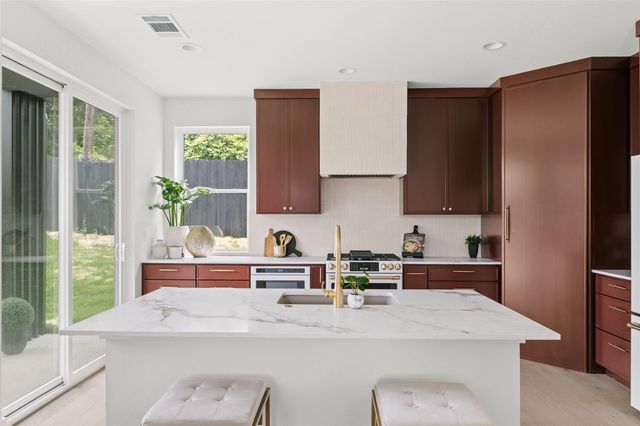 5104 Stone Gate DR 3, Austin, TX 78721