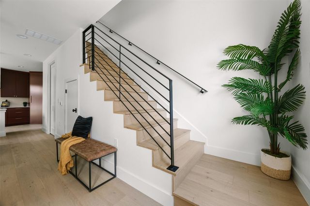 5104 Stone Gate DR 3, Austin, TX 78721