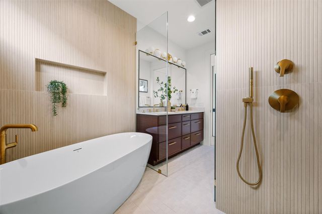 5104 Stone Gate DR 3, Austin, TX 78721