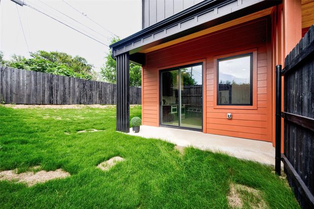5104 Stone Gate DR 3, Austin, TX 78721