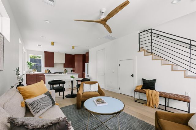 5104 Stone Gate DR 3, Austin, TX 78721
