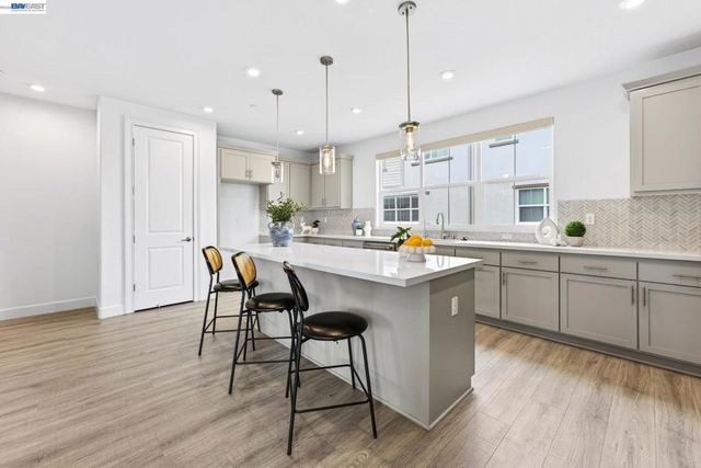 241 N N St, Livermore, CA 94551