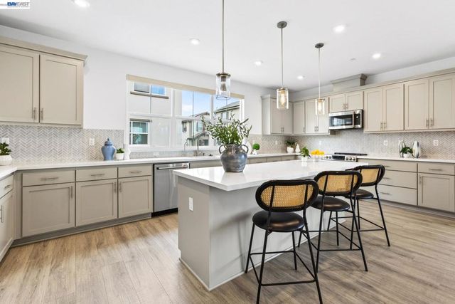 241 N N St, Livermore, CA 94551