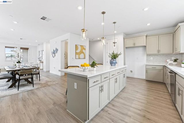 241 N N St, Livermore, CA 94551