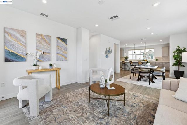 241 N N St, Livermore, CA 94551