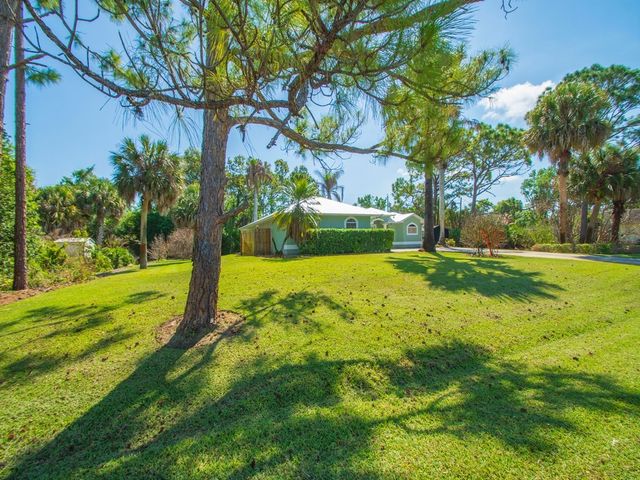 6740 51st Avenue, Vero Beach, FL 32967