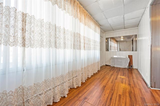 19512 McLaughlin Avenue, Hollis, NY 11423