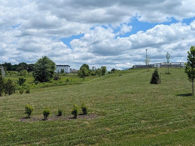 223 LETITIA MANOR DR, West Grove, PA 19390
