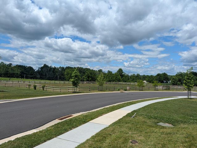 223 LETITIA MANOR DR, West Grove, PA 19390