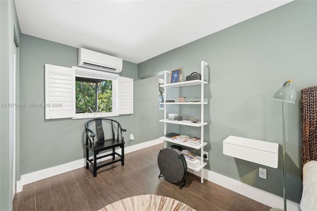 2190 SW 20th St, Miami, FL 33145