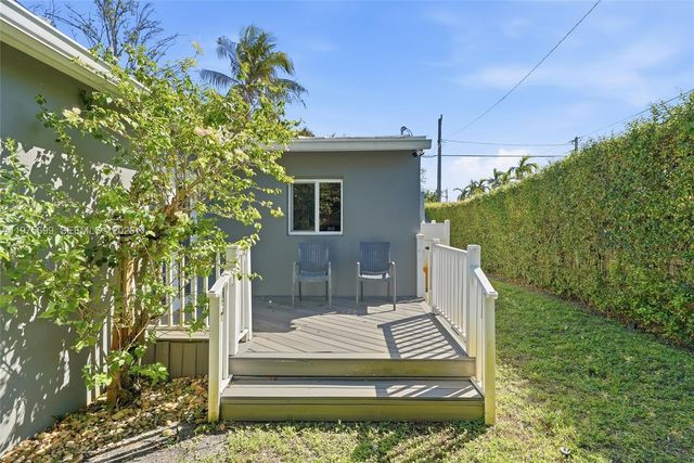 2190 SW 20th St, Miami, FL 33145