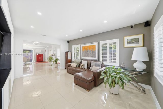 2190 SW 20th St, Miami, FL 33145