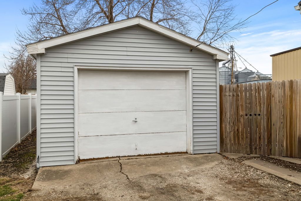 305 1st Street, Gilbert, IA 50105