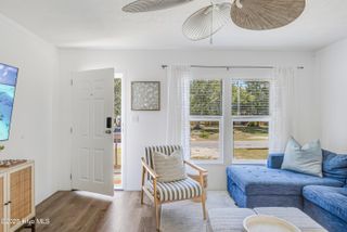 121 NE 78th Street, Oak Island, NC 28465