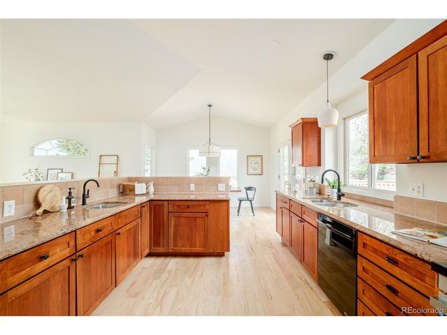 8751 W Iliff Ave, Lakewood, CO 80227