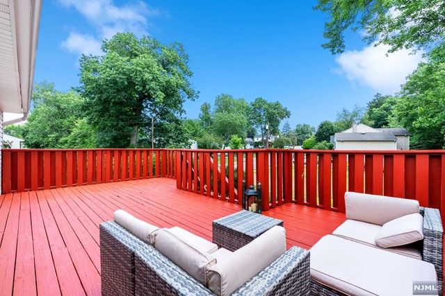 571 Columbia Street, New Milford, NJ 07646
