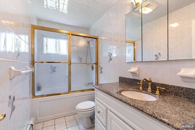 571 Columbia Street, New Milford, NJ 07646