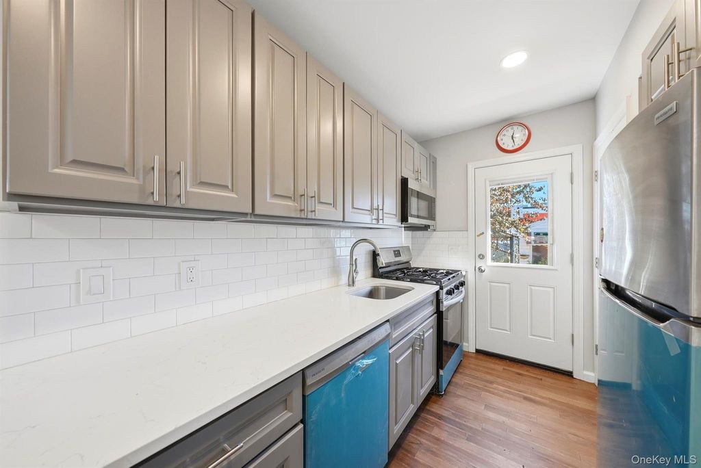 18 Grand Street, Elmont, NY 11003 — photo 4