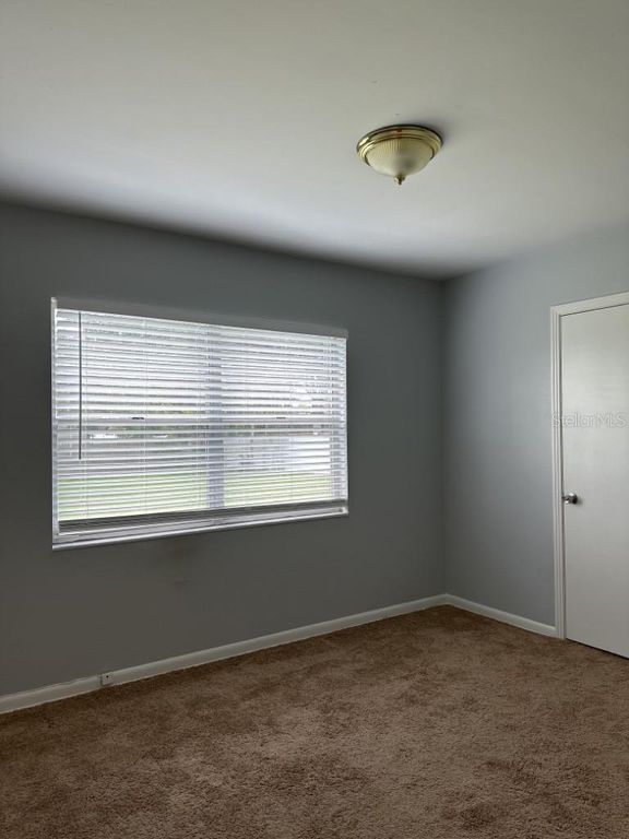 Image 11 of property listing at 1724 W ELDRED DRIVE, Tampa, FL 33603