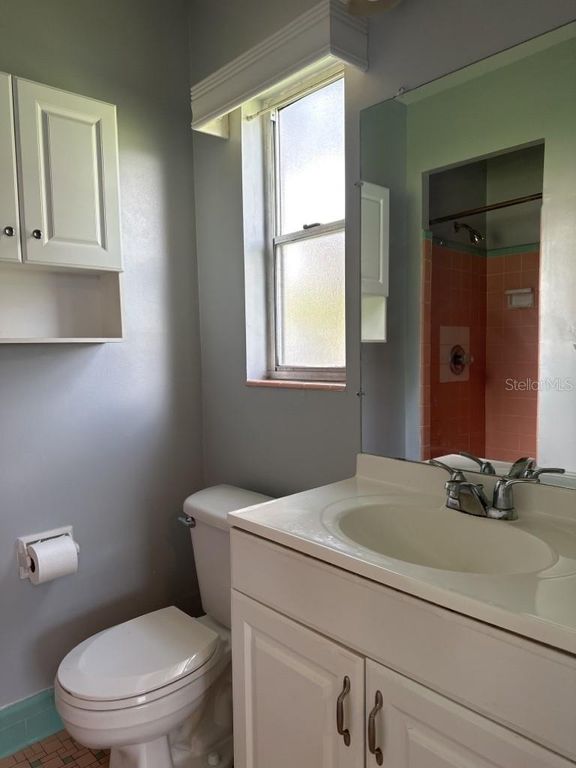 Image 15 of property listing at 1724 W ELDRED DRIVE, Tampa, FL 33603