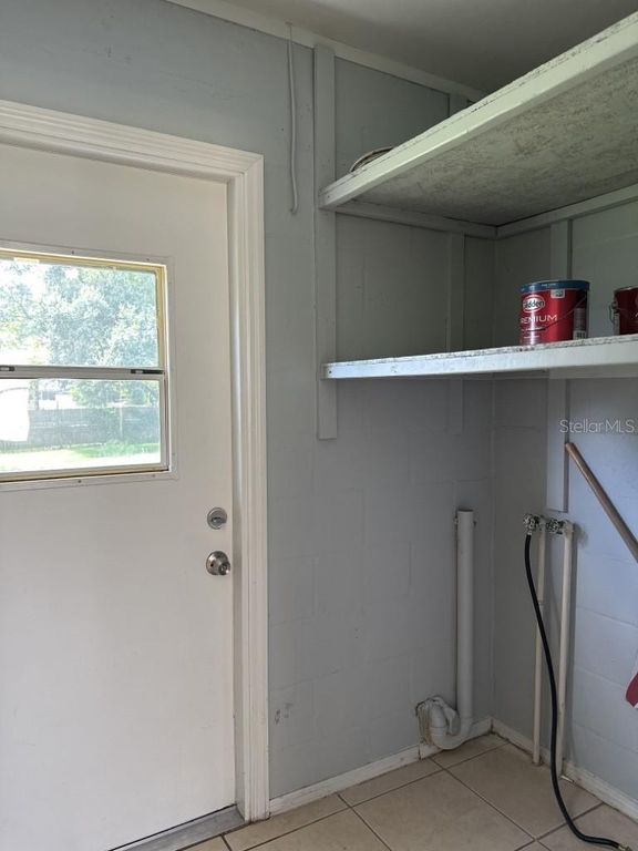 Image 17 of property listing at 1724 W ELDRED DRIVE, Tampa, FL 33603