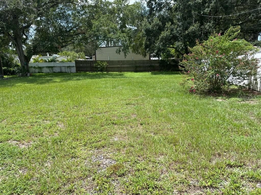 Image 18 of property listing at 1724 W ELDRED DRIVE, Tampa, FL 33603