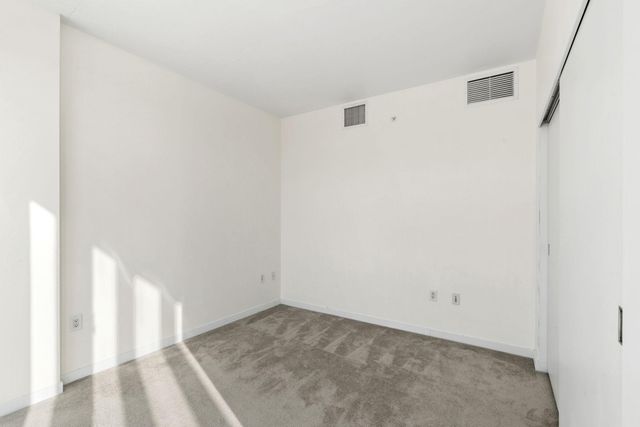 8161 33rd Avenue S 306, Bloomington, MN 55425