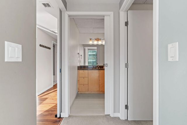 8161 33rd Avenue S 306, Bloomington, MN 55425