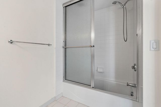 8161 33rd Avenue S 306, Bloomington, MN 55425