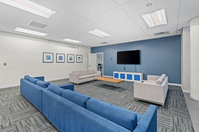 8161 33rd Avenue S 306, Bloomington, MN 55425