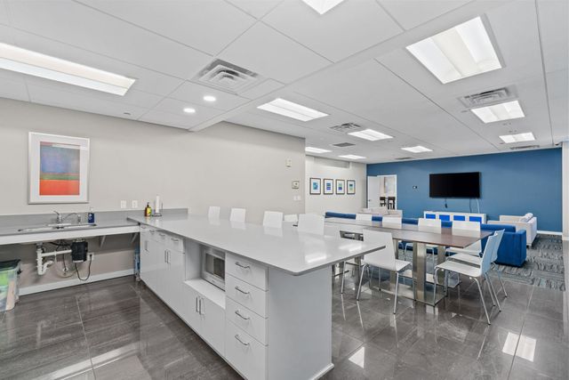 8161 33rd Avenue S 306, Bloomington, MN 55425