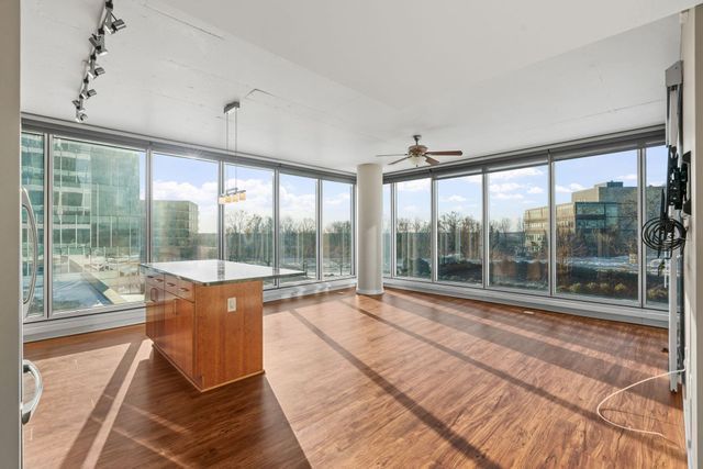 8161 33rd Avenue S 306, Bloomington, MN 55425