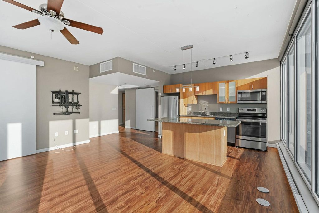 8161 33rd Avenue S 306, Bloomington, MN 55425 — photo 2