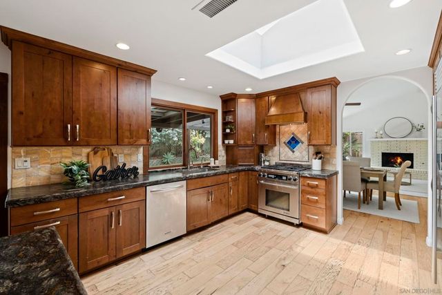 489 La Costa Ave, Encinitas, CA 92024