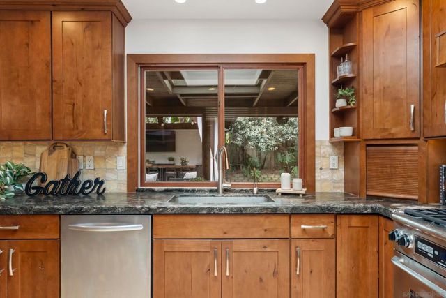 489 La Costa Ave, Encinitas, CA 92024