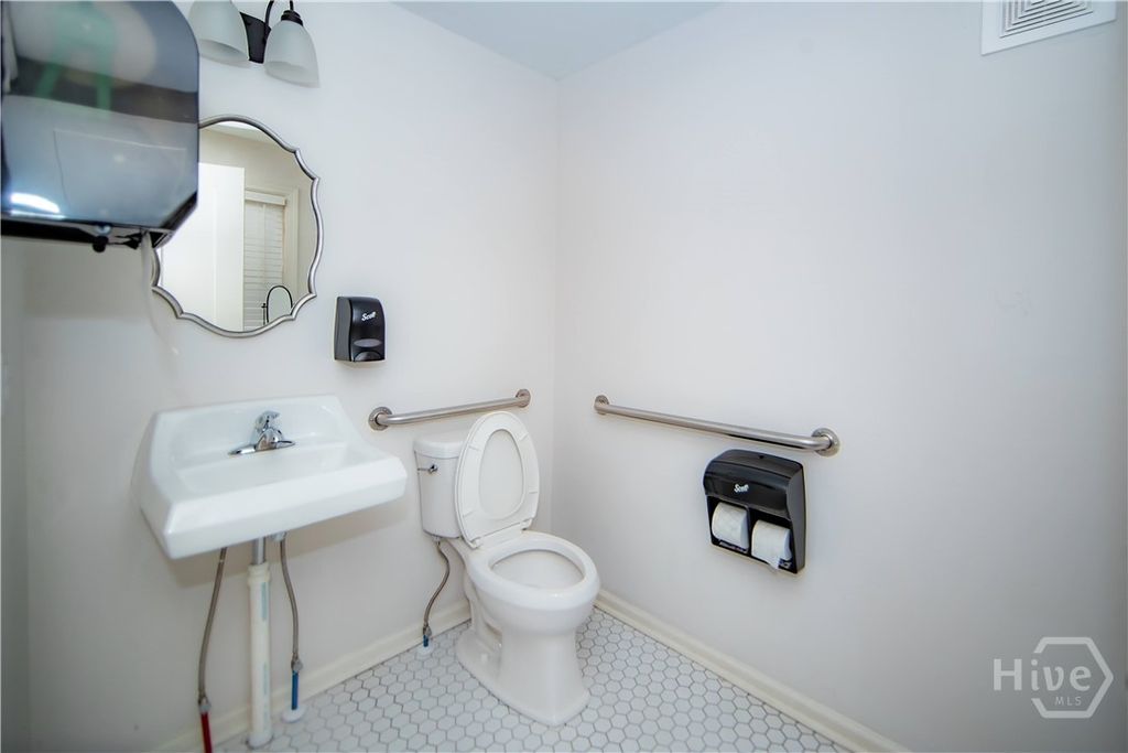 Image 22 of property listing at 524 Hill Street, Athens, GA 30601