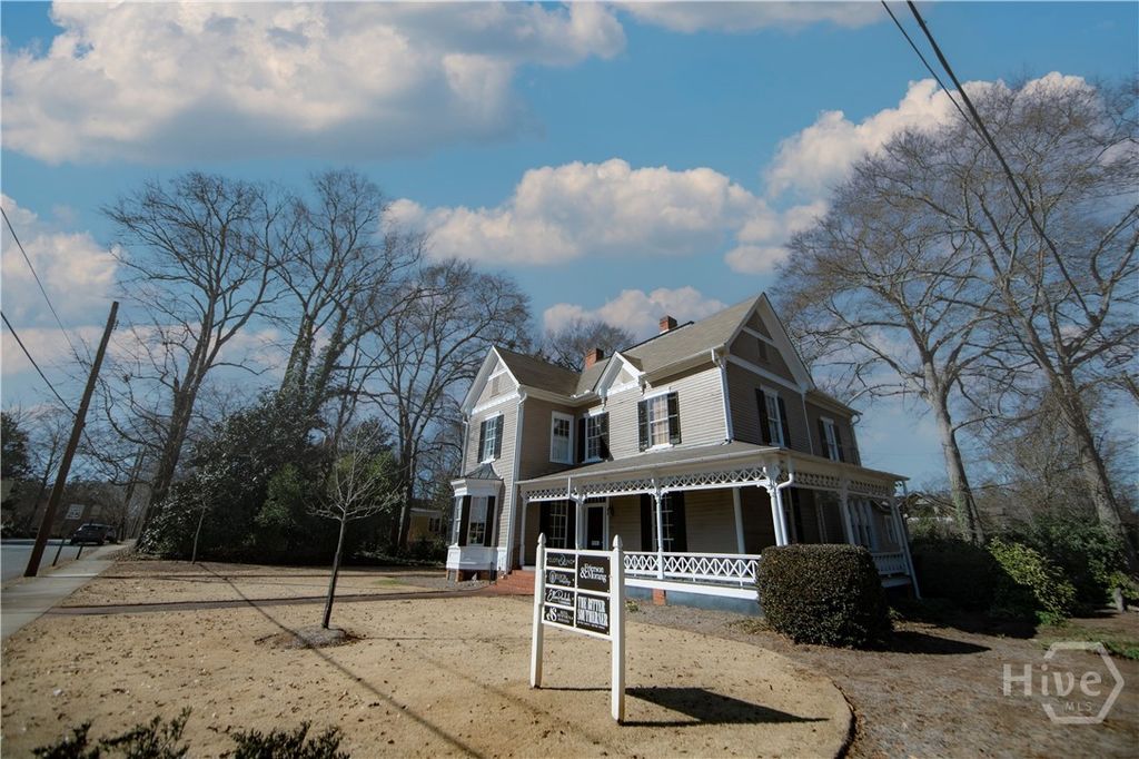 Image 3 of property listing at 524 Hill Street, Athens, GA 30601