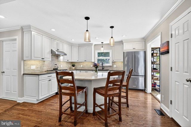 5 FAIRWAY DR, West Windsor, NJ 08550