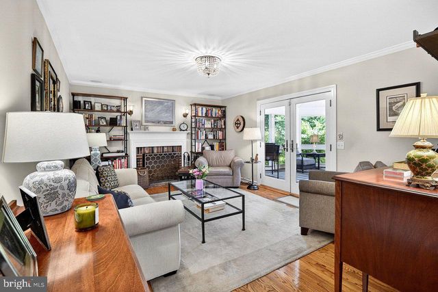 5 FAIRWAY DR, West Windsor, NJ 08550