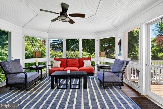 5 FAIRWAY DR, West Windsor, NJ 08550