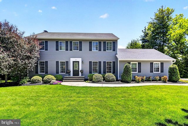 5 FAIRWAY DR, West Windsor, NJ 08550