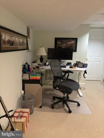 5 FAIRWAY DR, West Windsor, NJ 08550