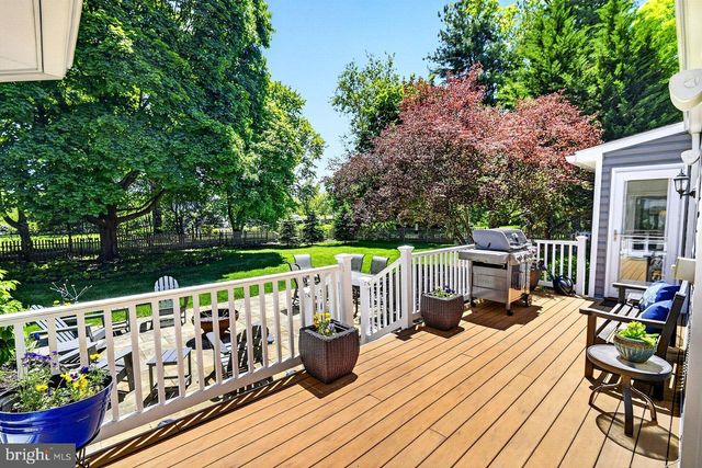 5 FAIRWAY DR, West Windsor, NJ 08550