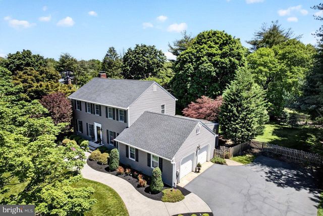 5 FAIRWAY DR, West Windsor, NJ 08550