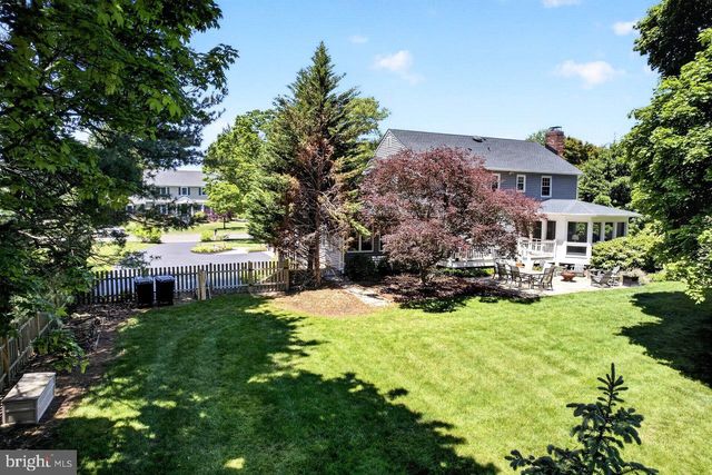 5 FAIRWAY DR, West Windsor, NJ 08550
