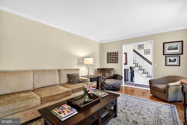 5 FAIRWAY DR, West Windsor, NJ 08550