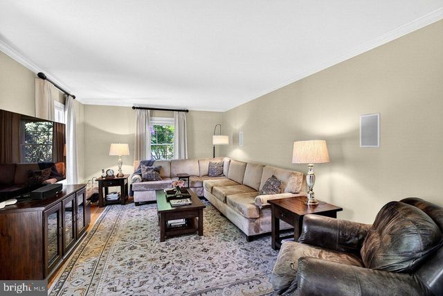 5 FAIRWAY DR, West Windsor, NJ 08550