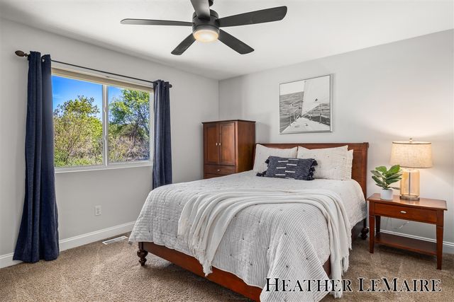 2070 Shiloh Point Drive, Grand Rapids, MI 49546