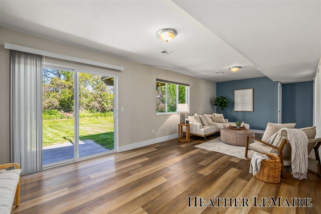 2070 Shiloh Point Drive, Grand Rapids, MI 49546
